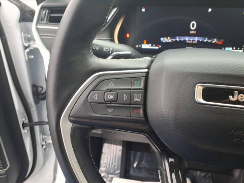 2022 Jeep Grand Cherokee L Laredo