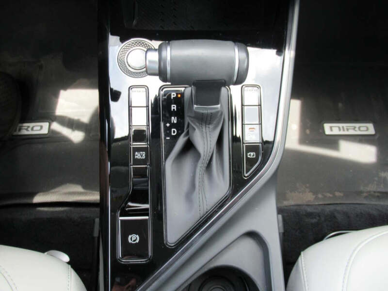 2025 Kia Niro EX Touring