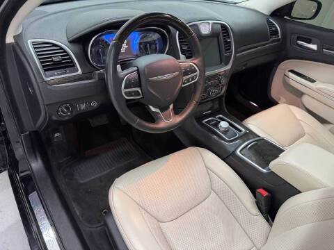 2017 Chrysler 300 C