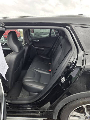 2016 Volvo V60 Cross Country T5