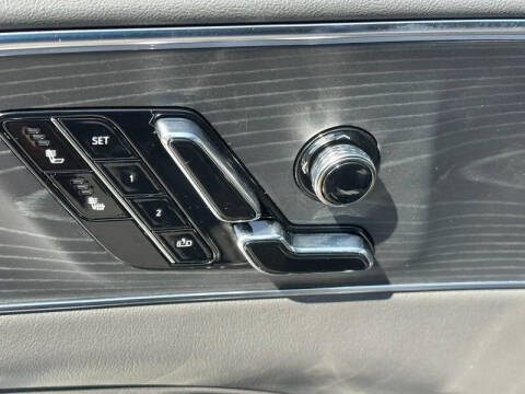 2025 Cadillac LYRIQ Luxury 1