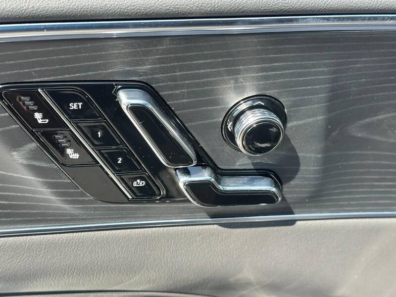 2025 Cadillac LYRIQ Luxury 1