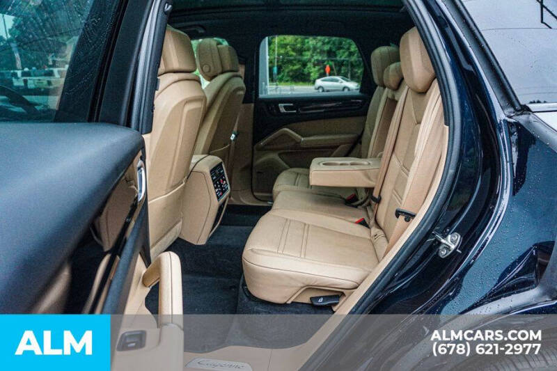 2023 Porsche Cayenne Platinum Edition