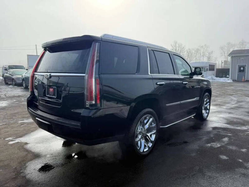 2017 Cadillac Escalade Luxury