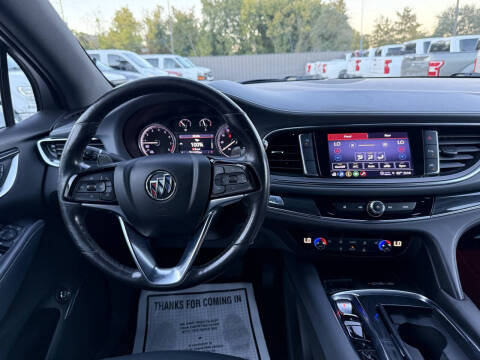 2022 Buick Enclave Essence