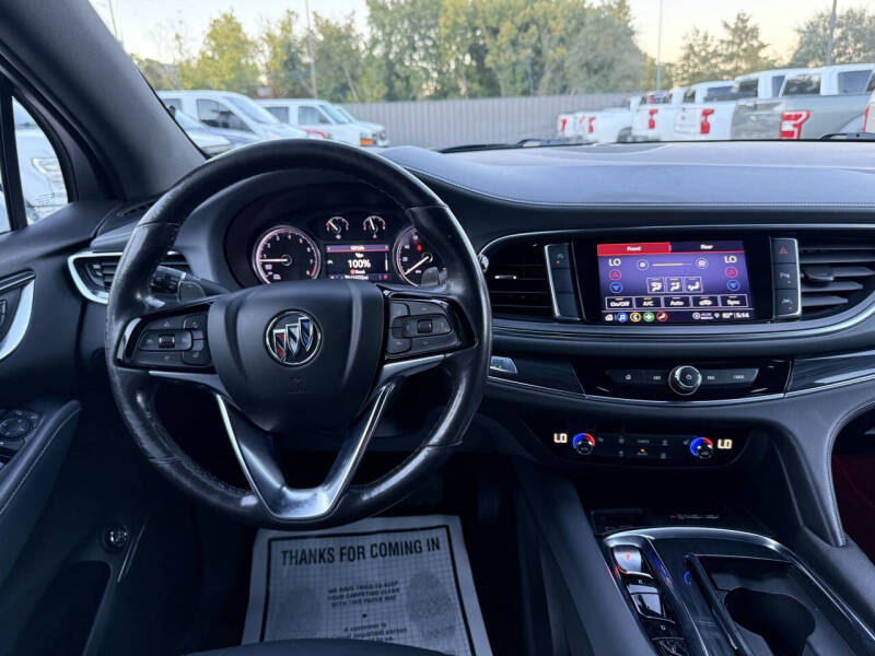 2022 Buick Enclave Essence