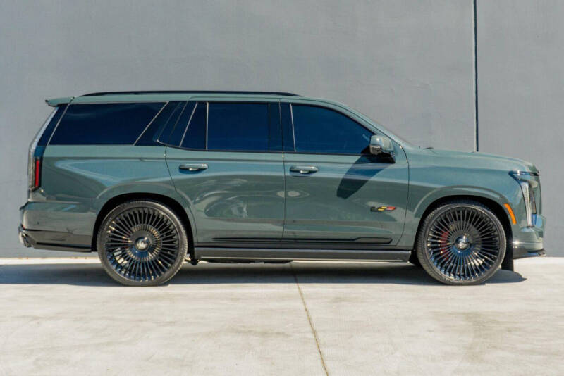 2025 Cadillac Escalade-V