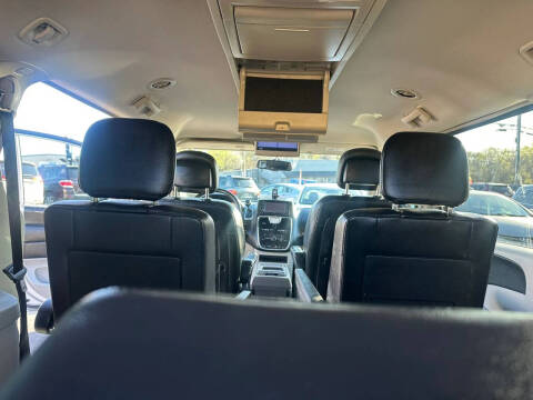 2012 Chrysler Town and Country Touring