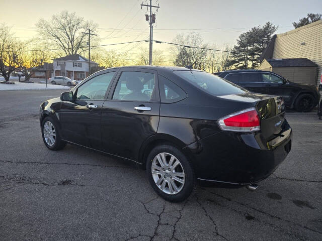 2010 Ford Focus for sale at QUEENSGATE AUTO SALES in York, PA