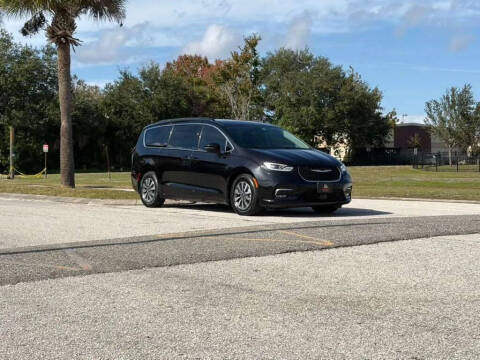 2022 Chrysler Pacifica Hybrid Touring L