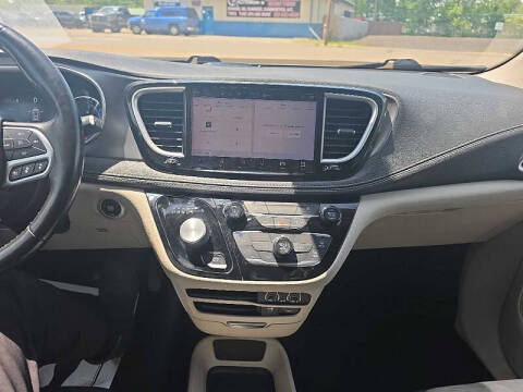 2022 Chrysler Pacifica Hybrid Touring L