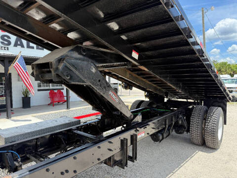 2017 Freightliner M2 106