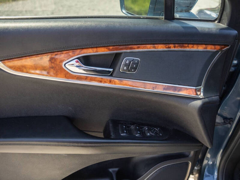 2019 Lincoln Nautilus Select