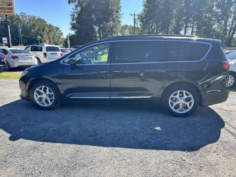 2017 Chrysler Pacifica Touring-L