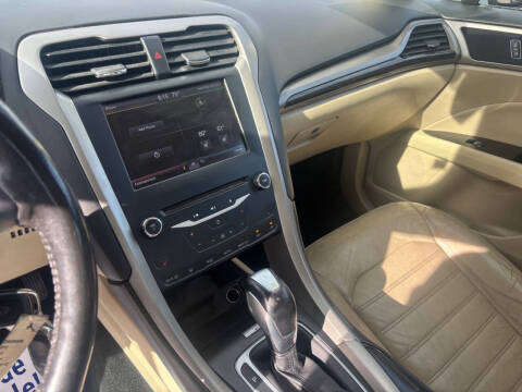 2013 Ford Fusion SE