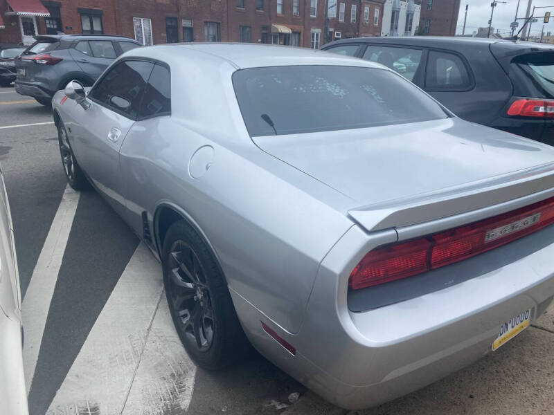2009 Dodge Challenger SE