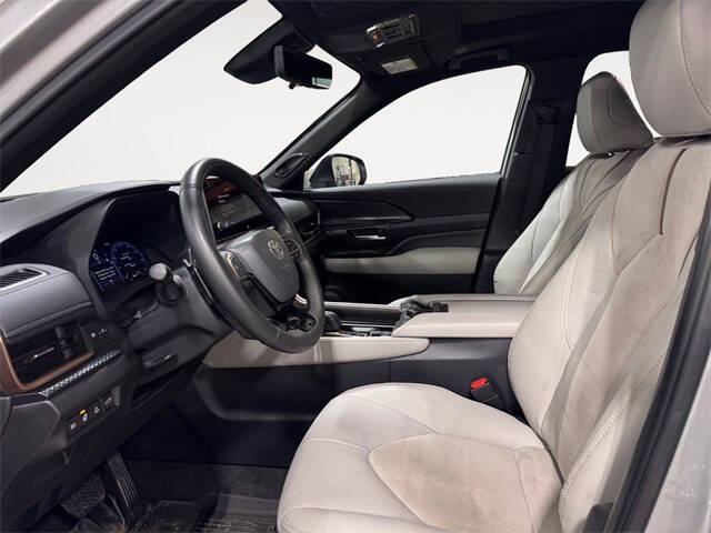 2024 Toyota Grand Highlander Hybrid MAX Platinum