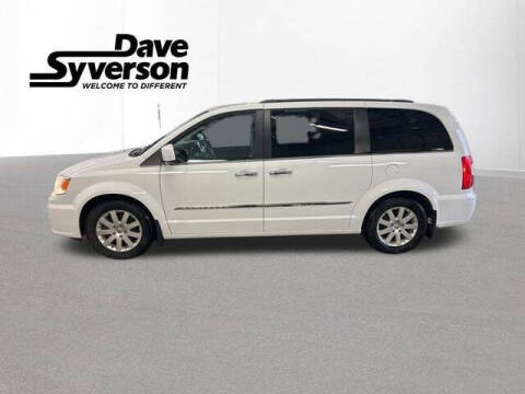 2016 Chrysler Town and Country Touring