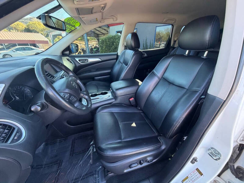 2020 Nissan Pathfinder SL