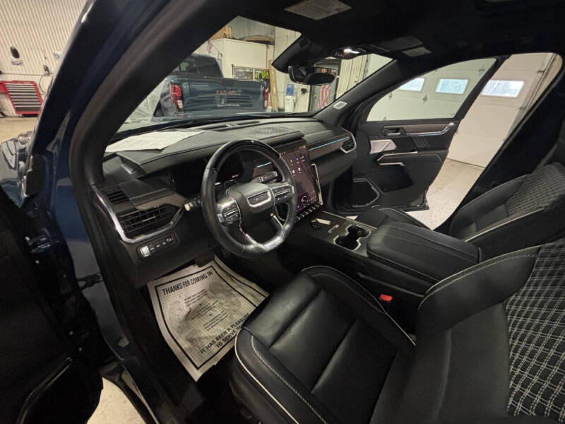 2024 GMC Acadia Denali