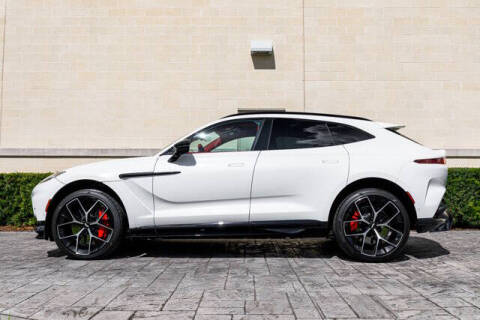 2025 Aston Martin DBX 707