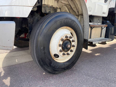 2012 Freightliner Business class M2