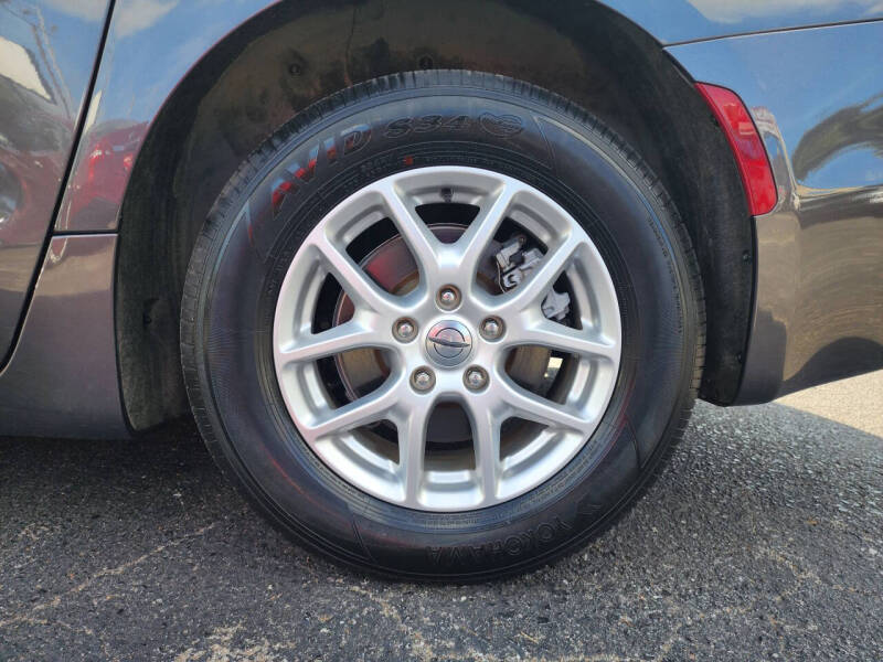 2022 Chrysler Voyager LX