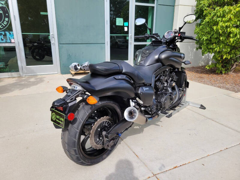 2020 Yamaha VMAX Matte Raven Black