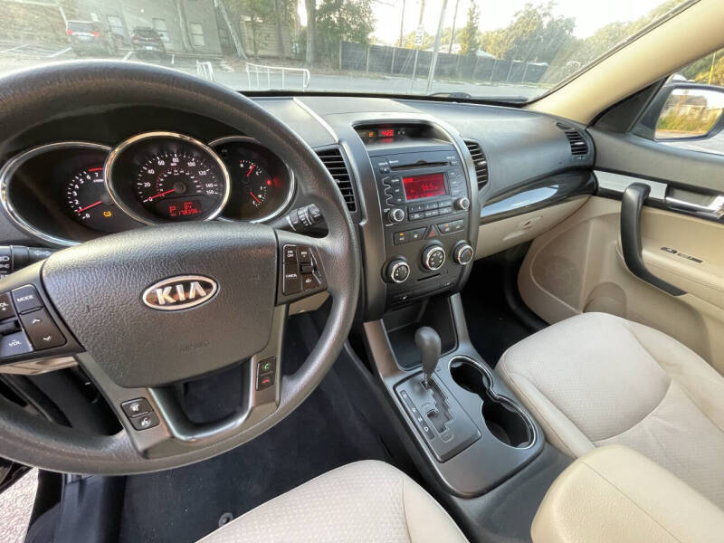 2011 Kia Sorento LX