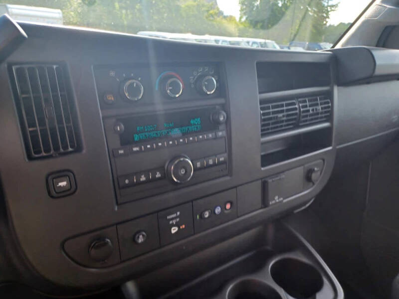 2025 Chevrolet Express LS 3500