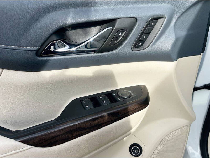 2022 GMC Acadia Denali
