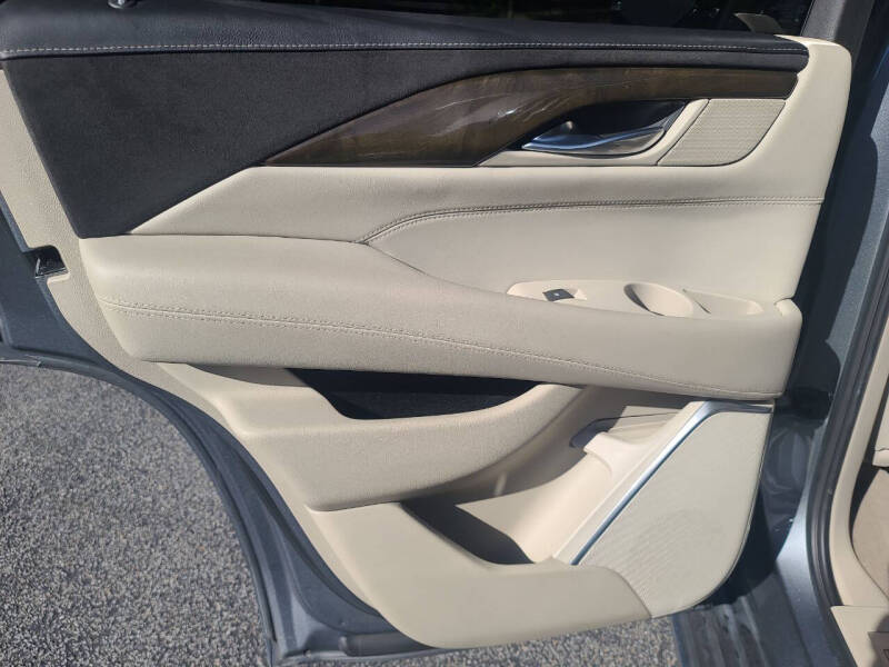 2019 Cadillac Escalade Luxury