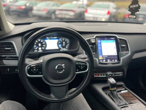 2016 Volvo XC90 T6 Momentum