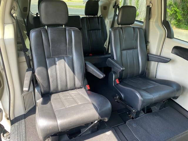 2012 Chrysler Town and Country Touring