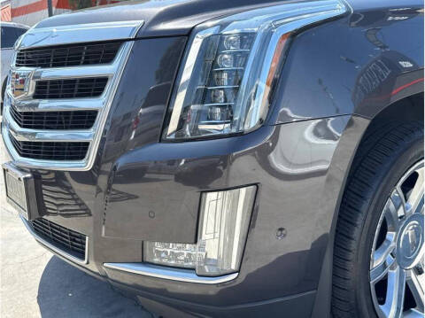 2017 Cadillac Escalade Luxury