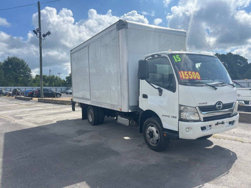 2015 Hino 195
