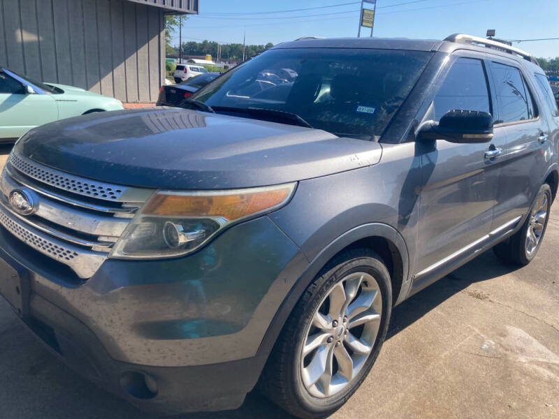 2013 Ford Explorer XLT's photo