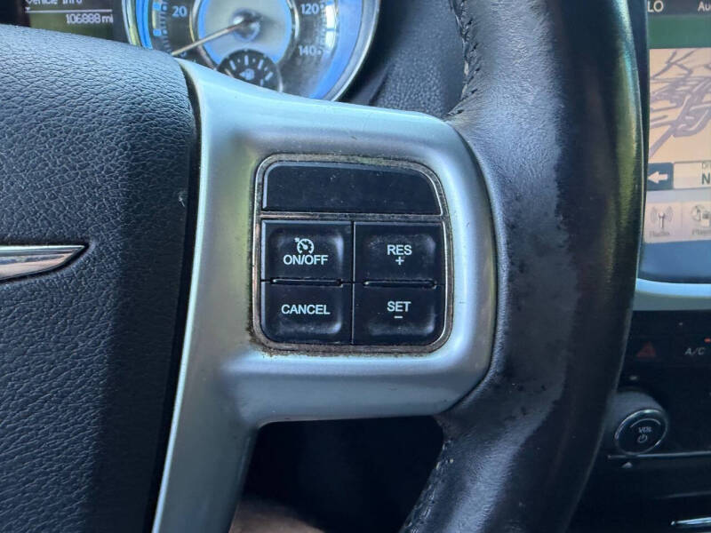 2011 Chrysler 300 Limited