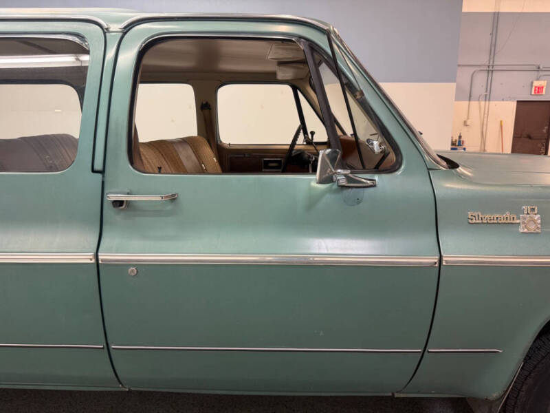 1977 Chevrolet Suburban