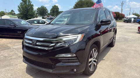 2017 Honda Pilot Elite Photo