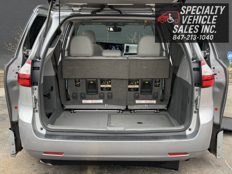 2017 Toyota Sienna XLE 8-Passenger