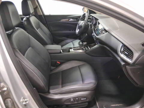 2018 Buick Regal Sportback Essence