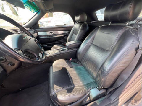 2004 Ford Thunderbird Deluxe