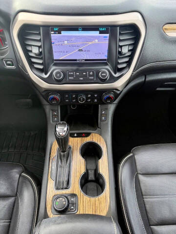 2017 GMC Acadia Denali
