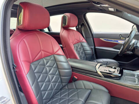 2023 BMW 7 Series 740i