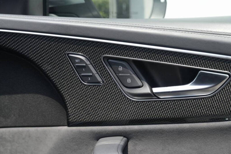 2022 Audi SQ8 4.0T quattro Prestige