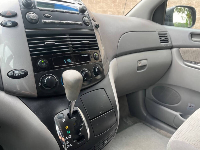 2006 Toyota Sienna LE 7 Passenger