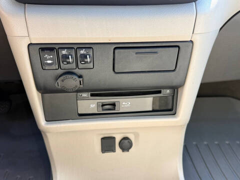 2015 Toyota Sienna XLE 7-Passenger Auto Access Seat