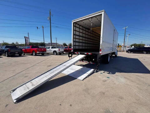 2017 Freightliner M2 106