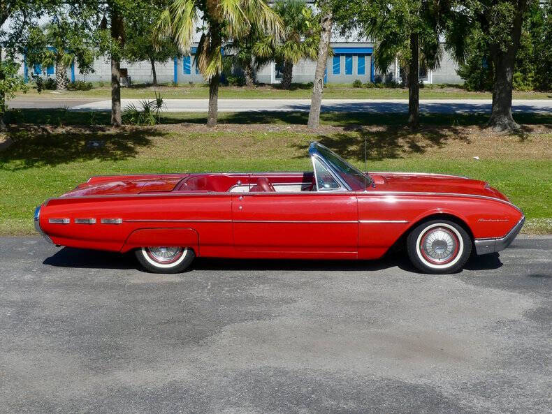 1962 Ford Thunderbird